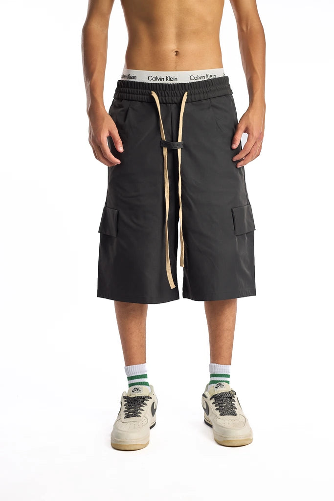 essentials short BLACK
