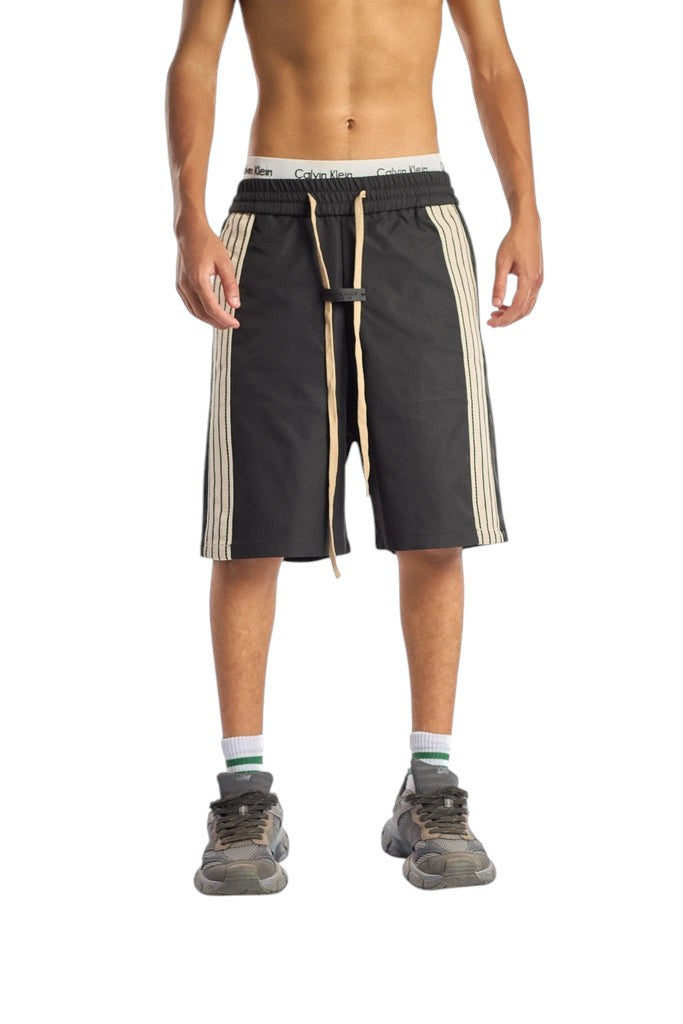 essentials short BLACK