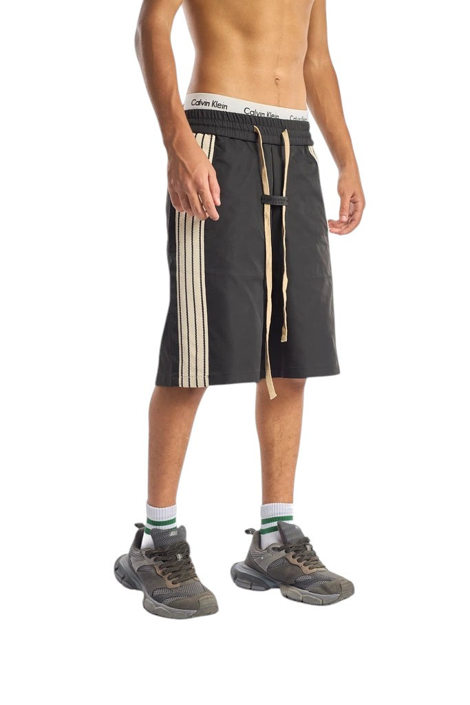 essentials short BLACK