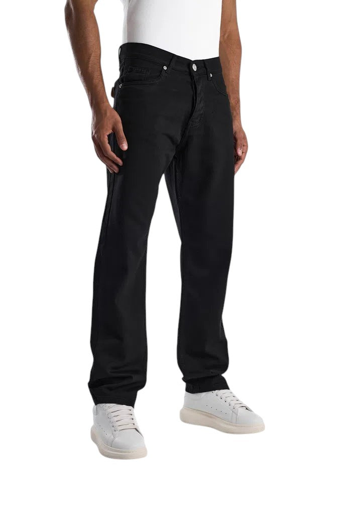 RELAXED FIT BLACK