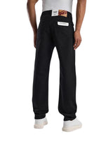 RELAXED FIT BLACK