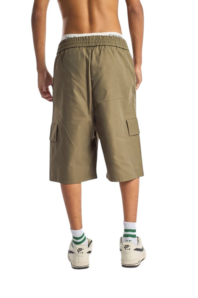 My Store olive Essentials shorts with elastic waistband and cargo pockets, back view on a model.